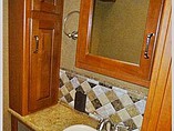2015 Thor Motor Coach Hurricane Photo #25