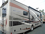 2015 Thor Motor Coach Hurricane Photo #4