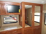 2015 Thor Motor Coach Hurricane Photo #25