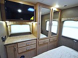 2016 Thor Motor Coach Hurricane Photo #14