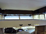 2016 Thor Motor Coach Hurricane Photo #17