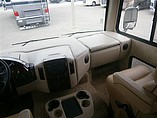2013 Thor Motor Coach Hurricane Photo #7