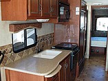 2013 Thor Motor Coach Hurricane Photo #13