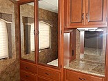 2013 Thor Motor Coach Hurricane Photo #21