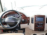 2015 Thor Motor Coach Hurricane Photo #7