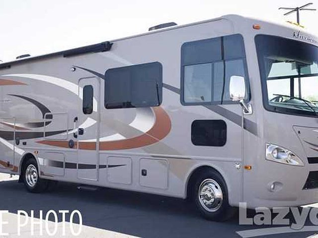 2016 Thor Motor Coach Hurricane Photo