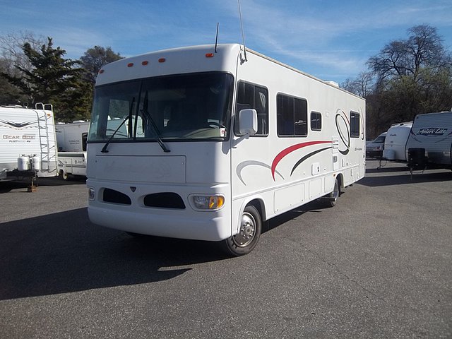 04 Thor Motor Coach Hurricane