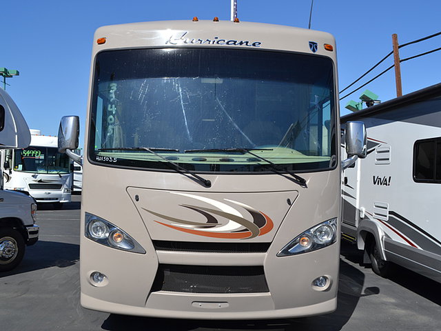 2015 Thor Motor Coach Hurricane Photo