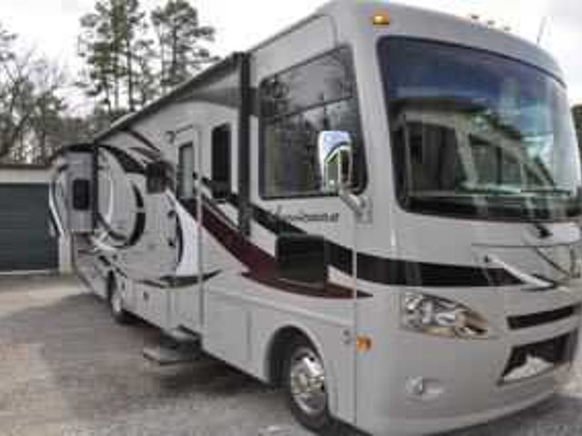 2014 Thor Motor Coach Hurricane Photo