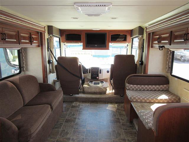2012 Thor Motor Coach Hurricane Photo