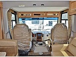 2015 Thor Motor Coach Hurricane Photo #9