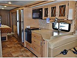 2015 Thor Motor Coach Hurricane Photo #11