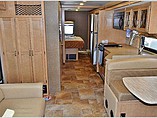 2015 Thor Motor Coach Hurricane Photo #13