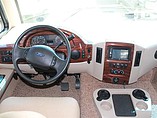 2015 Thor Motor Coach Hurricane Photo #9