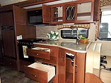 2015 Thor Motor Coach Hurricane Photo #25