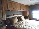 2015 Thor Motor Coach Hurricane Photo #18
