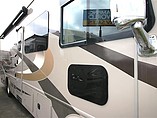 2015 Thor Motor Coach Hurricane Photo #3