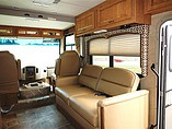 2015 Thor Motor Coach Hurricane Photo #15