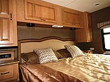 2015 Thor Motor Coach Hurricane Photo #21