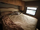 2016 Thor Motor Coach Hurricane Photo #9