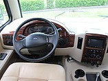 2016 Thor Motor Coach Hurricane Photo #4