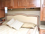 2016 Thor Motor Coach Hurricane Photo #13