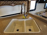 2016 Thor Motor Coach Hurricane Photo #27