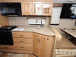 2016 Thor Motor Coach Hurricane Photo #11