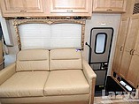 2016 Thor Motor Coach Hurricane Photo #14