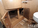 2016 Thor Motor Coach Hurricane Photo #33
