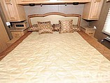 2016 Thor Motor Coach Hurricane Photo #35