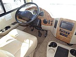 2014 Thor Motor Coach Hurricane Photo #6
