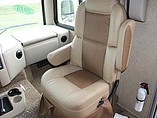 2015 Thor Motor Coach Hurricane Photo #7