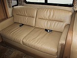 2015 Thor Motor Coach Hurricane Photo #11