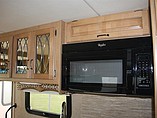 2015 Thor Motor Coach Hurricane Photo #13