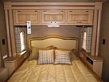 2015 Thor Motor Coach Hurricane Photo #23