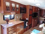 2015 Thor Motor Coach Hurricane Photo #14