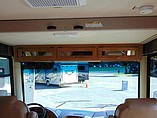 2015 Thor Motor Coach Hurricane Photo #13
