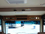 2015 Thor Motor Coach Hurricane Photo #14