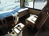 2015 Thor Motor Coach Hurricane Photo #18