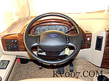 2015 Thor Motor Coach Hurricane Photo #6