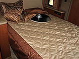 2015 Thor Motor Coach Hurricane Photo #18