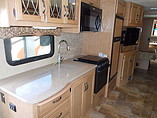 2015 Thor Motor Coach Hurricane Photo #10