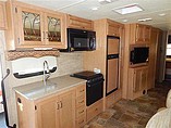 2015 Thor Motor Coach Hurricane Photo #8