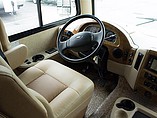 2015 Thor Motor Coach Hurricane Photo #9