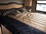 2015 Thor Motor Coach Hurricane Photo #18