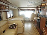 2015 Thor Motor Coach Hurricane Photo #8