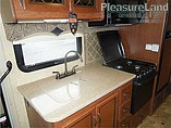 2015 Thor Motor Coach Hurricane Photo #12