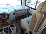 2015 Thor Motor Coach Hurricane Photo #11