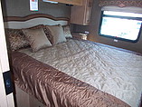2015 Thor Motor Coach Hurricane Photo #30